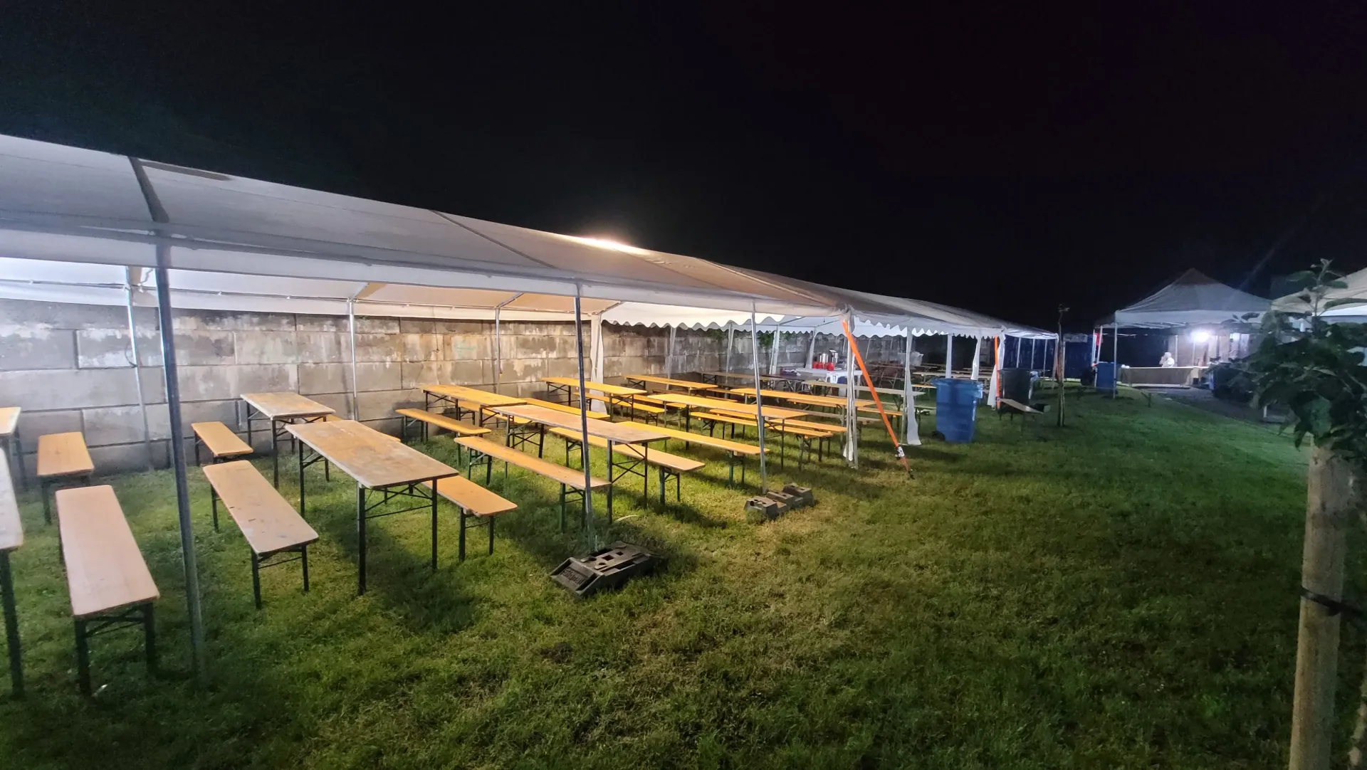 banc brasserie 220x25